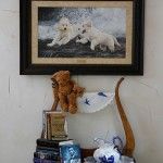 A painting of dogs in the bedroom reflects the Dunns’ love of animals.